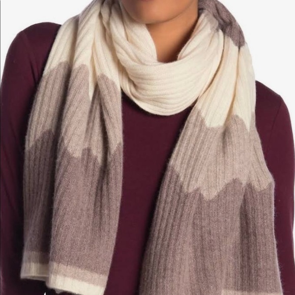 Halogen NWT 100% Cashmere Gloves, Beanie, and Scarf Beige Combo Bundle - Picture 7 of 7